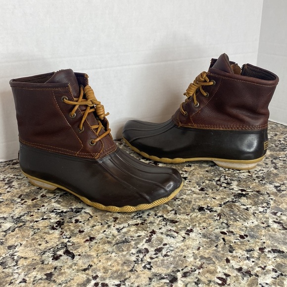 Pristine SPERRY Women's Saltwater Duck Boot Brown 9 Tan / Dark Brown - Picture 5 of 9
